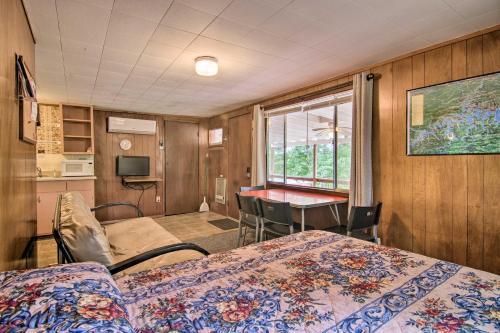 Classic Cabin On Table Rock Lake, Pool Access