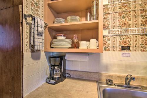 Classic Cabin On Table Rock Lake, Pool Access