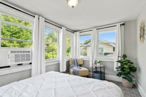 Beautiful Historic Full Home 10 Minutes From Everything