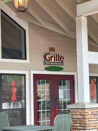 Apartamento New Listing! Hills & Valleys