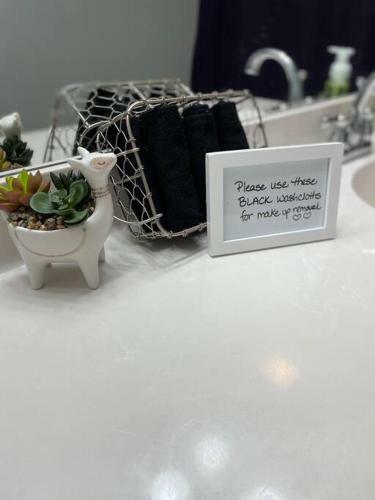 Apartamento New Listing! Hills & Valleys