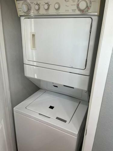 Apartamento New Listing! Hills & Valleys