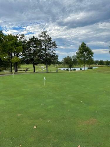 Apartamento New Listing! Hills & Valleys