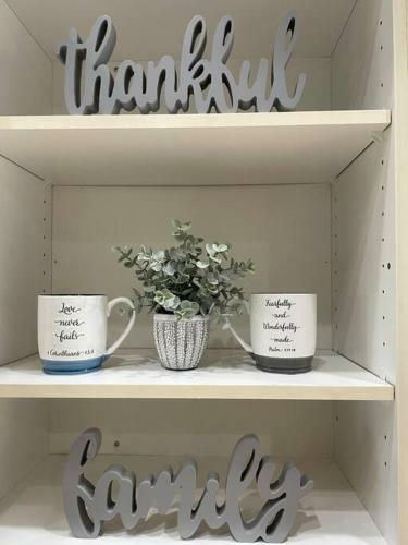 Apartamento New Listing! Hills & Valleys