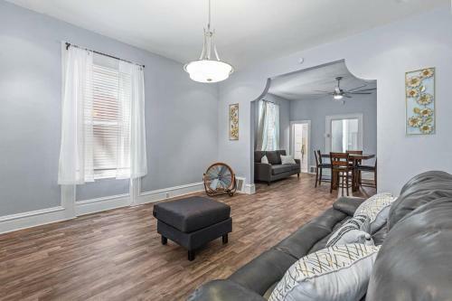 Comforts Cheerful 3 Bedroom In St Louis