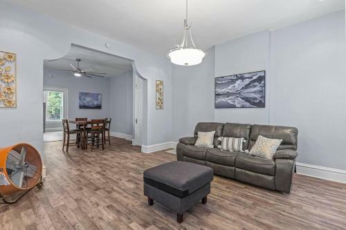 Comforts Cheerful 3 Bedroom In St Louis