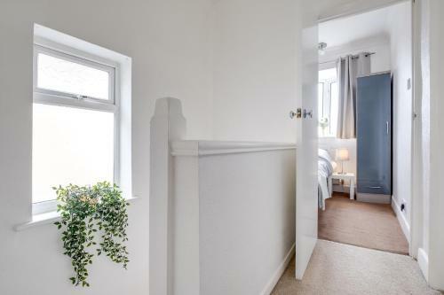 Spacious 4 Bedroom House Located Near Bhx & Nec