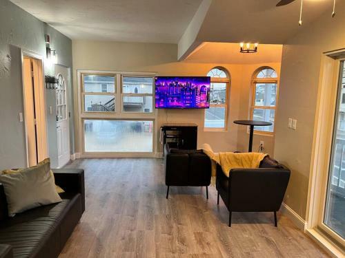 Apartamento The Posh Plum - Easiest Beach Vacation Condo