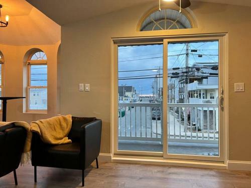 Apartamento The Posh Plum - Easiest Beach Vacation Condo