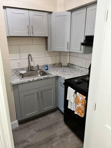 Apartamento The Posh Plum - Easiest Beach Vacation Condo