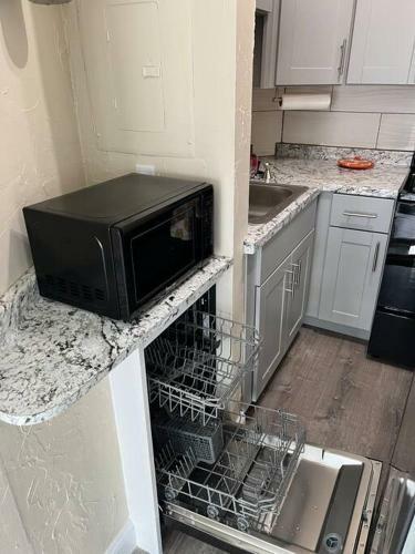 Apartamento The Posh Plum - Easiest Beach Vacation Condo