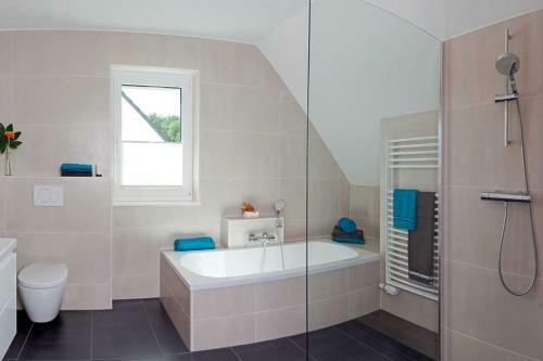 Villa Ferienhaus Alt Sallenthin 10, "meer"