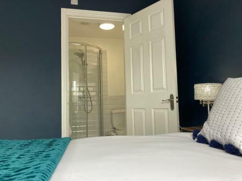 Tynwald Beachside Town House, West Kirby By Rework Accommodation