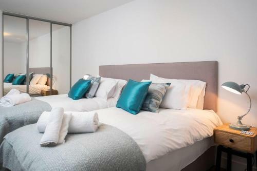Fantastic 4-bed Apartment In Woolacombe With Pool