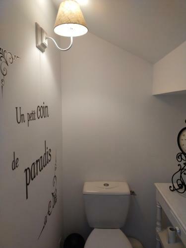 Apartamento T2 De Standing Pr�s Du Port, Avec Terrasse Et Clim