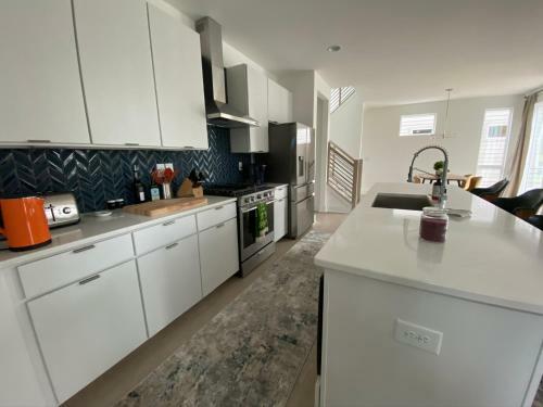 Entire Home Close To Boa Stadium & City