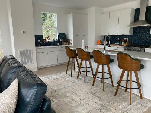 Entire Home Close To Boa Stadium & City