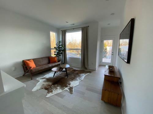Entire Home Close To Boa Stadium & City