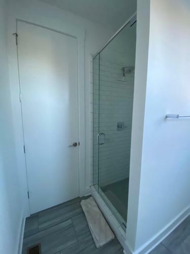 Entire Home Close To Boa Stadium & City