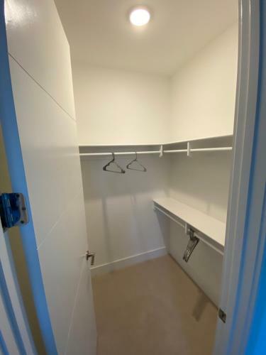 Entire Home Close To Boa Stadium & City