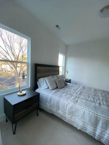 Entire Home Close To Boa Stadium & City