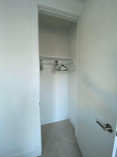 Entire Home Close To Boa Stadium & City