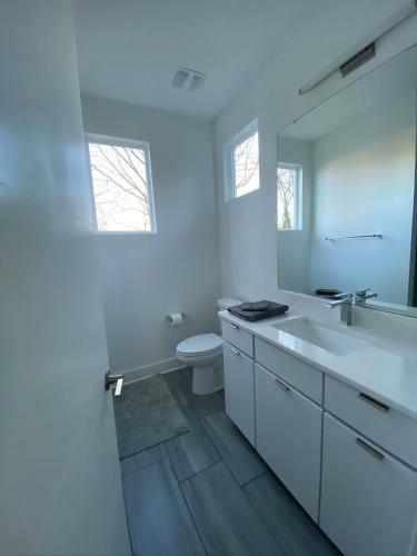 Entire Home Close To Boa Stadium & City