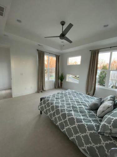 Entire Home Close To Boa Stadium & City