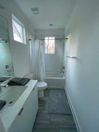Entire Home Close To Boa Stadium & City