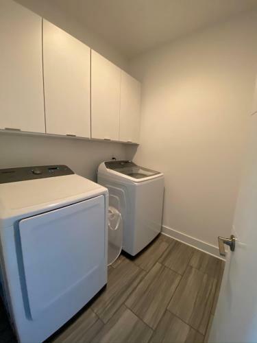 Entire Home Close To Boa Stadium & City