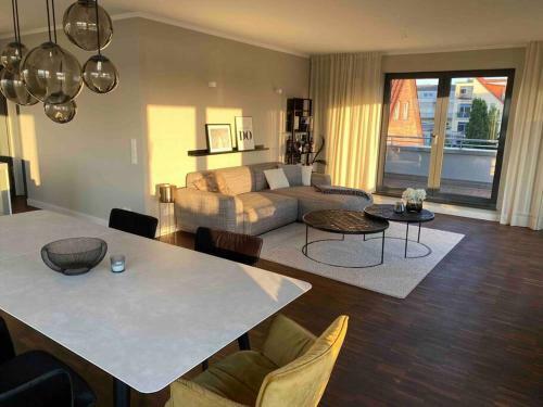 Apartamento Exklusive Penthouse-wohnung Im Herzen Rostocks