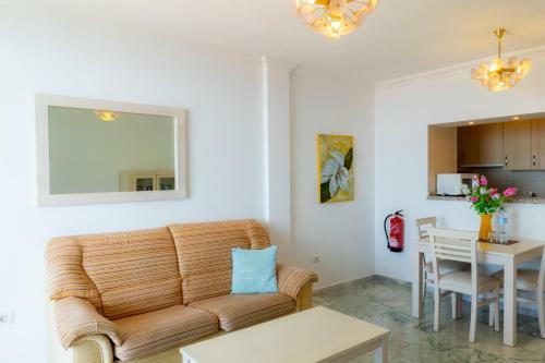 Lovely Fourth Floor Ocean View Lago Apartment