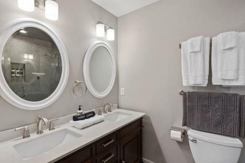 Lakeview Oasis- Pet Friendly W/ Hot Tub & Beach!