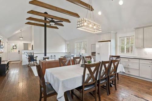 Lakeview Oasis- Pet Friendly W/ Hot Tub & Beach!