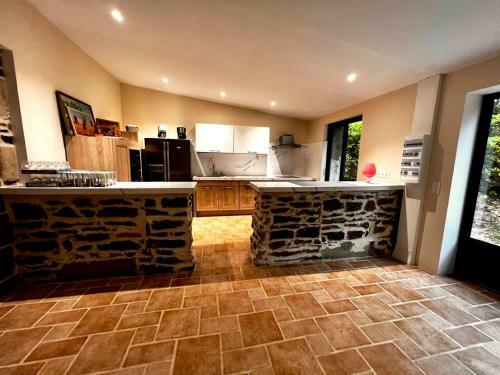 Villa De 8 Chambres Avec Piscine Privee Jacuzzi Et Wifi A Langoat