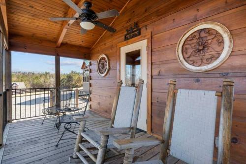 Tiny Cabin 2- Near Tryon Equestrian Center