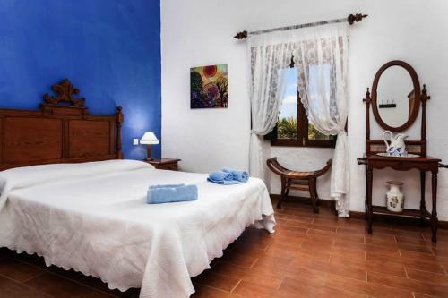 Hist�rica Villa Con Molino De Viento