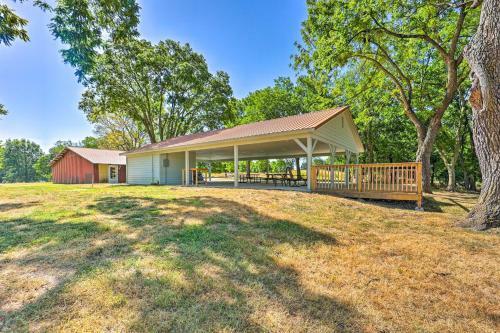 Lochview Lodge Idyllic Farmhouse In Grove!