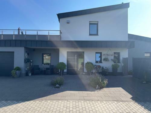 Apartamento Seeblick, Terrasse, Elek. Boxspringbett, Gro�z�gig