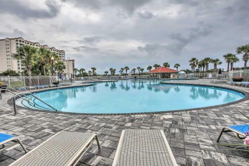 Resort Townhome With Pool Access On Golf Course