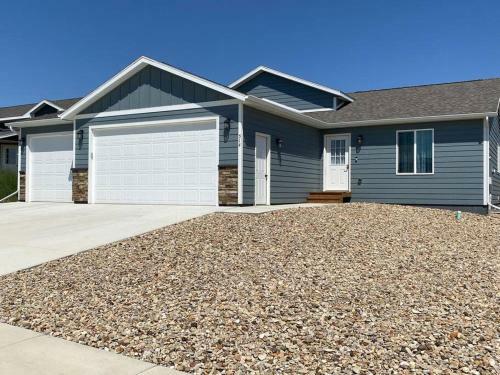 Family Friendly House On A Hill Overlooking Rapid City!