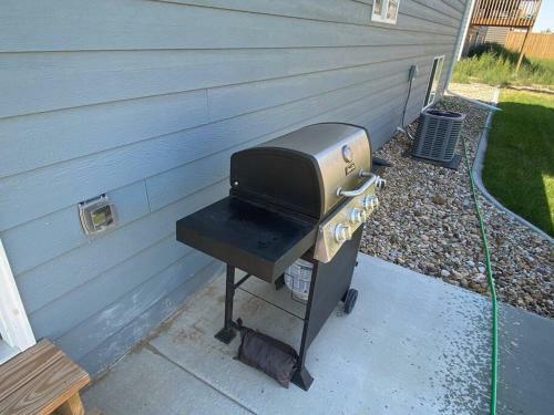 Family Friendly House On A Hill Overlooking Rapid City!