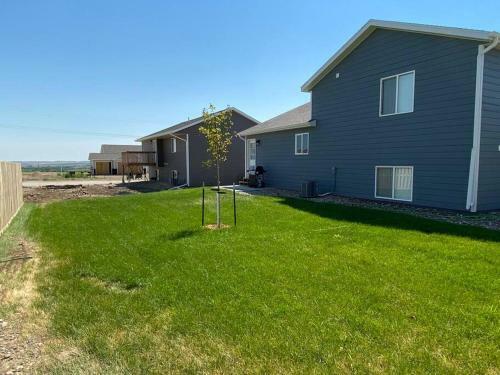 Family Friendly House On A Hill Overlooking Rapid City!