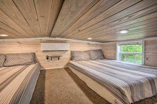 Cozy Chattanooga Cottage With Paddleboat, Pond!