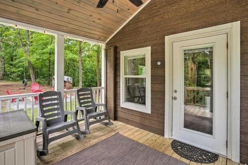 Cozy Chattanooga Cottage With Paddleboat, Pond!