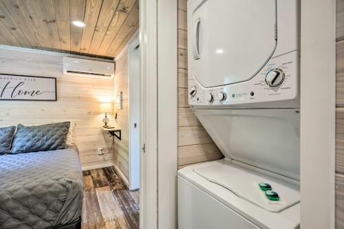 Cozy Chattanooga Cottage With Paddleboat, Pond!