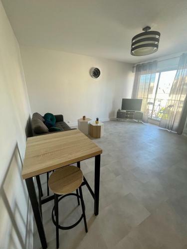 Apartamento T1 Aux Pieds De La Gare B�n�dictins - Dabnb