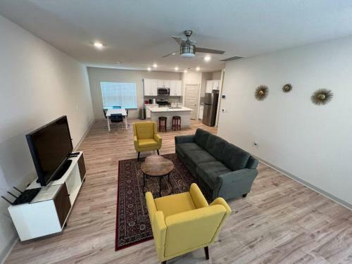 Modern 4b/2b Home In Austin