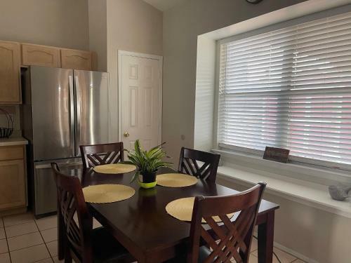 Comfy, Spacious 3 Bedroom Casita