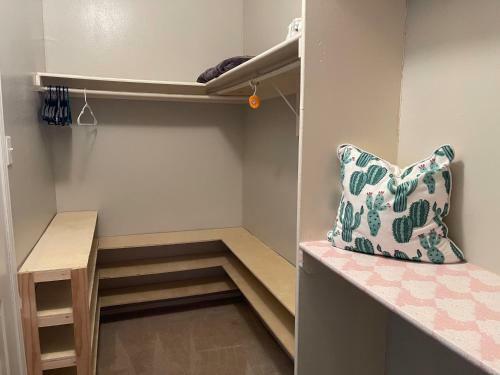 Comfy, Spacious 3 Bedroom Casita